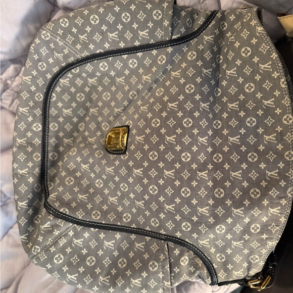 ❤️❤️ Lowest Price I can go. This purse in Hong Kong Dollars was 3300CAD - Picture 6 of 12